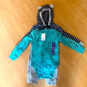 Carter’s 24 month 3 piece long sleeve onesie set